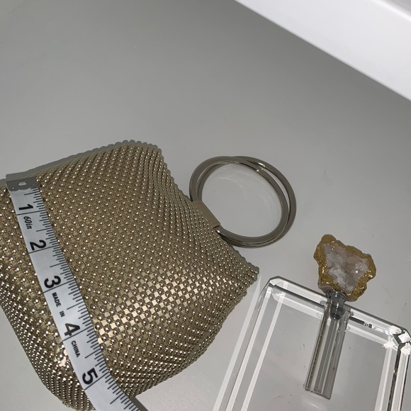 DSW - Picture 3 of 5